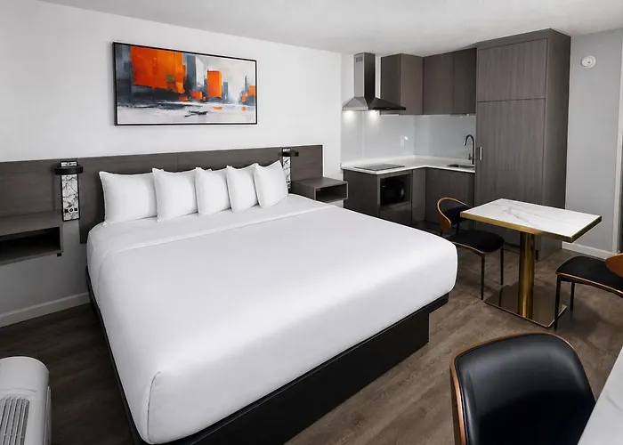 Ramada By Wyndham Angola/Fremont Area