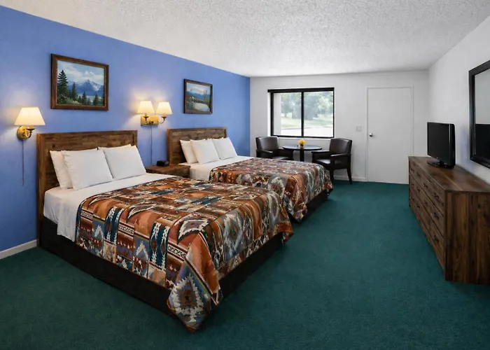 Branding Iron Motel Chama