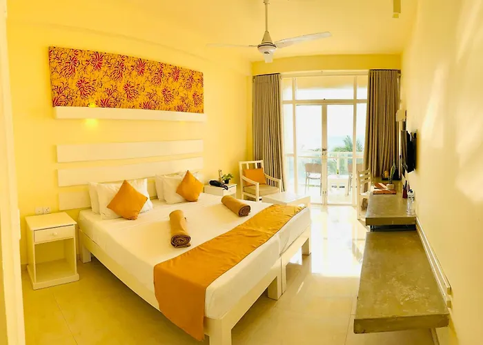 Beacon Beach Hotel Negombo