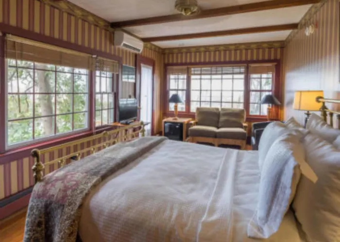 Snug Cottage Provincetown