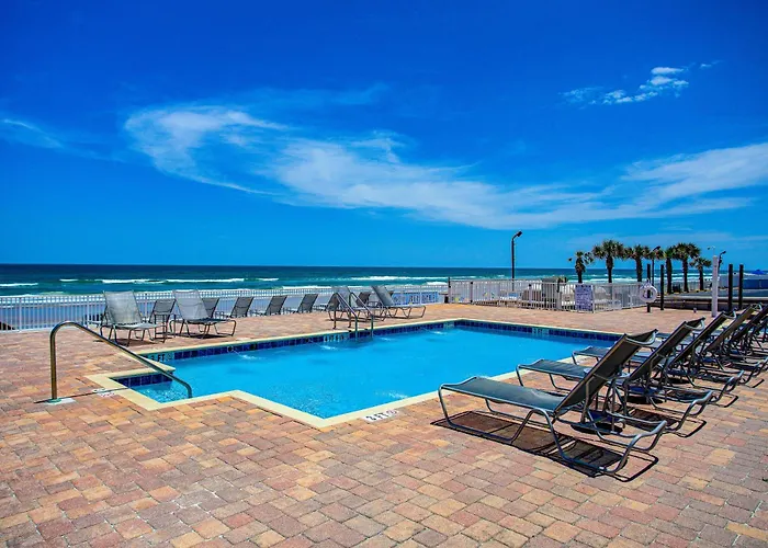 Beach House Inn With Pool & Beach Access Daytona Beach