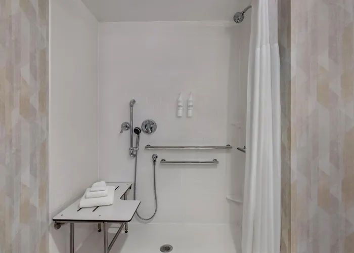 Hampton Inn & Suites West Des Moines Mill Civic