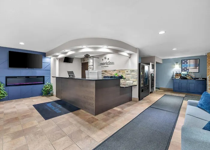Americinn By Wyndham Delafield-Milwaukee