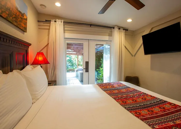 Lantern Light Inn - Romantic Getaway (Adults Only) Sedona