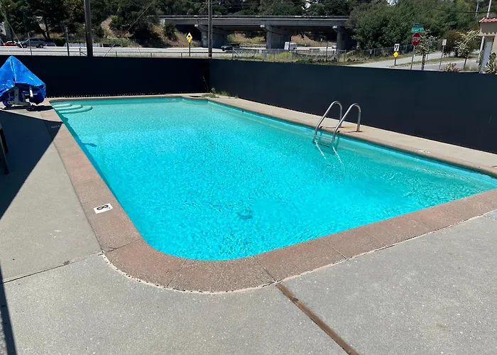 National 9 Motel Santa Cruz