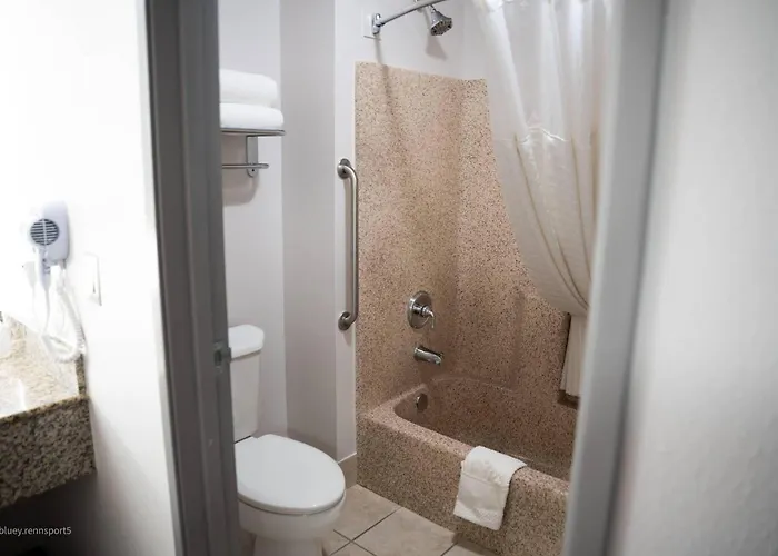 Comfort Suites Airport Tukwila Seattle