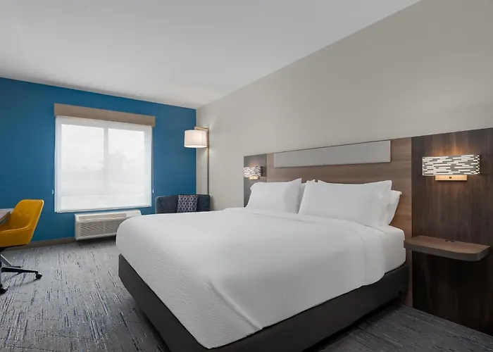 Holiday Inn Express & Suites Alexandria By Ihg