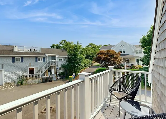Oyster Beach Bungalow Chatham