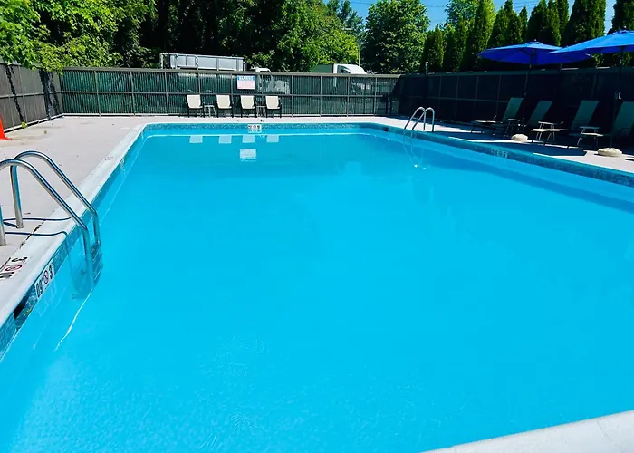 Comfort Inn & Suites Danbury-Bethel