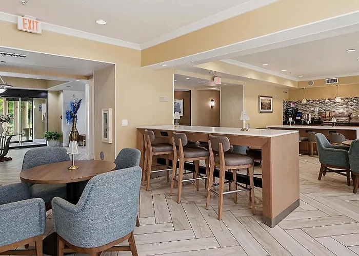 Best Western Plus Hannaford Inn & Suites Kenwood