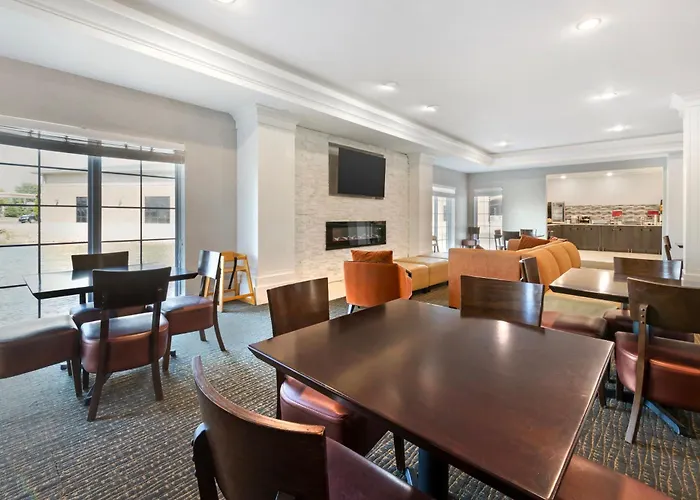 Wyndham Garden Appleton Hotel