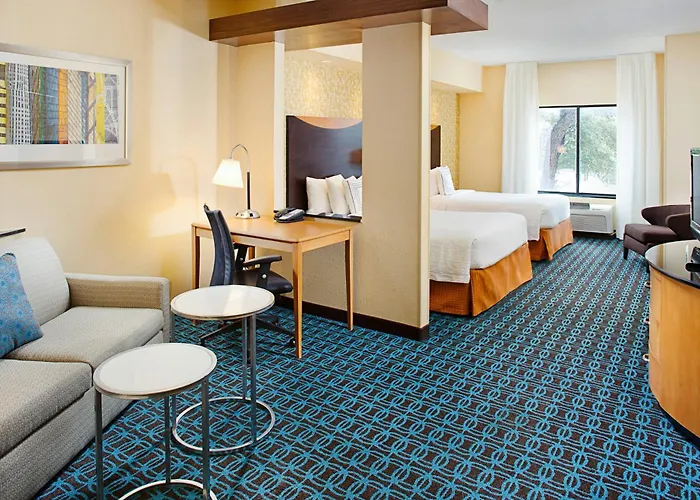 Fairfield Inn & Suites By Marriott San Antonio Seaworld / Westover Hills