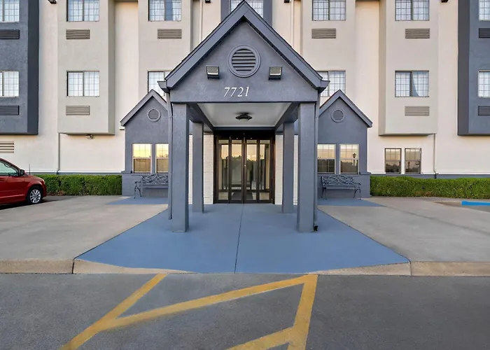 Days Inn By Wyndham Near Kansas Speedway Kansas City