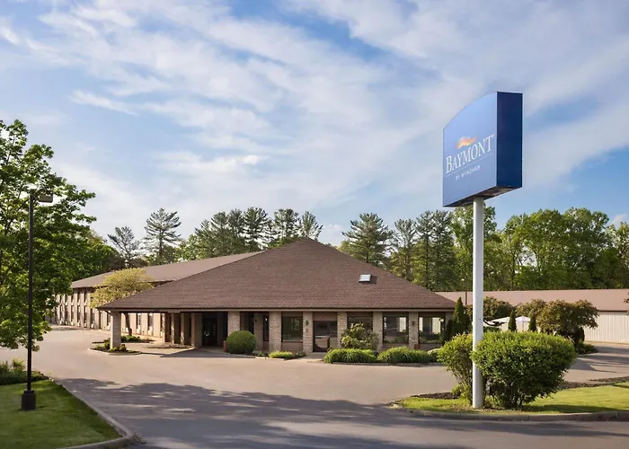 Baymont By Wyndham Logan Hotel