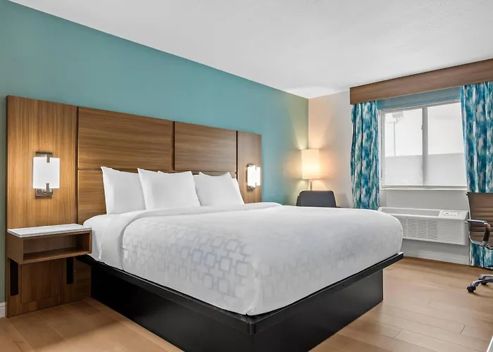Clarion Pointe Springfield Southeast Hotel