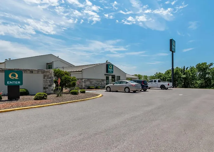 Quality Inn Shawnee North I-40