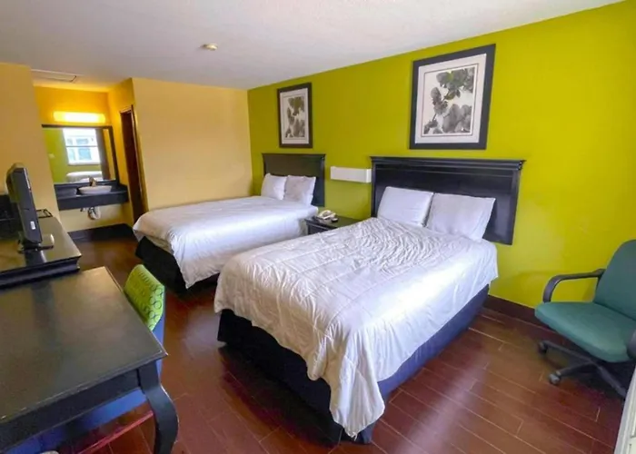 Deluxe Inn & Suites