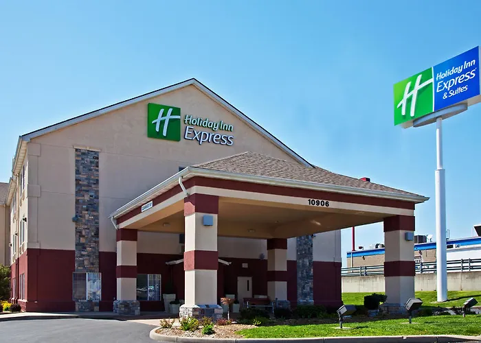 Holiday Inn Express Hotel & Suites Harrison