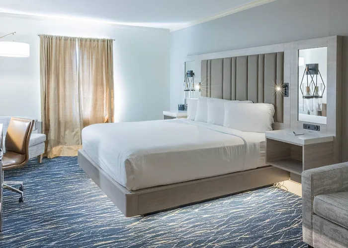 Inn On The Square, An Ascend Collection Hotel