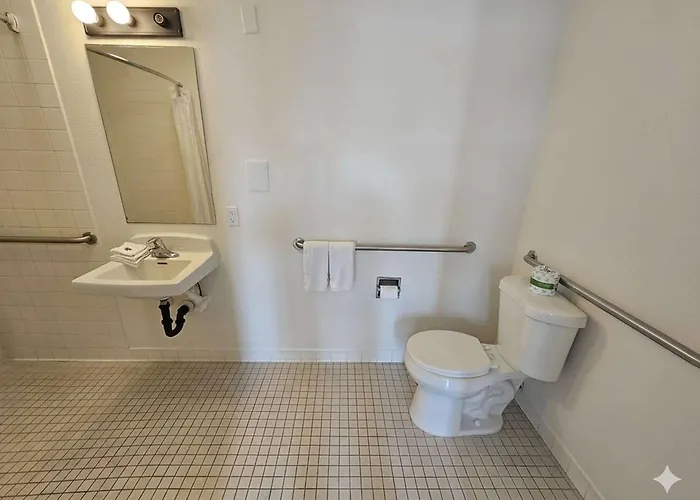 Motel 6-Fresno, Ca - Blackstone South