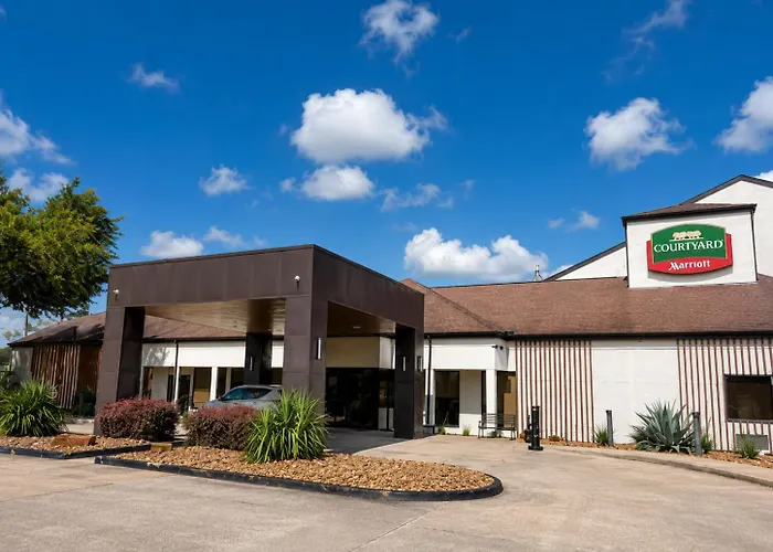Courtyard By Marriott Houston Hobby Airport