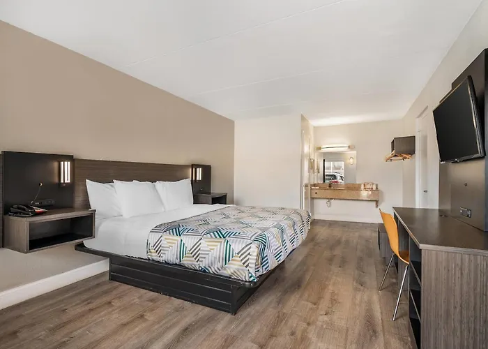 Travelodge By Wyndham Norfolk Airport