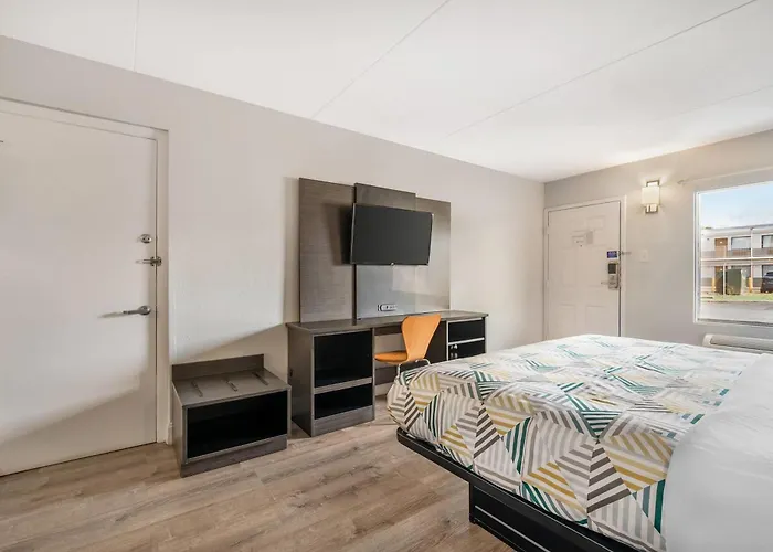 Travelodge By Wyndham Norfolk Airport