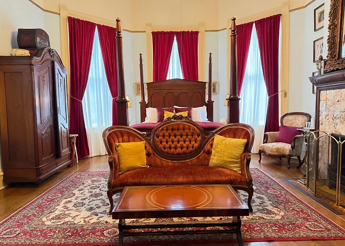 The Empress Of Little Rock Bed & Breakfast