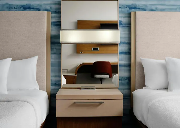 Courtyard By Marriott Erie Bayfront Hotel
