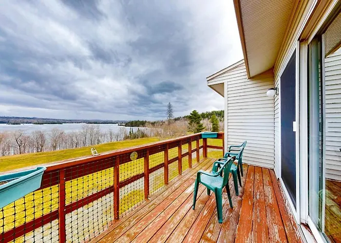 Lakeview Condo
