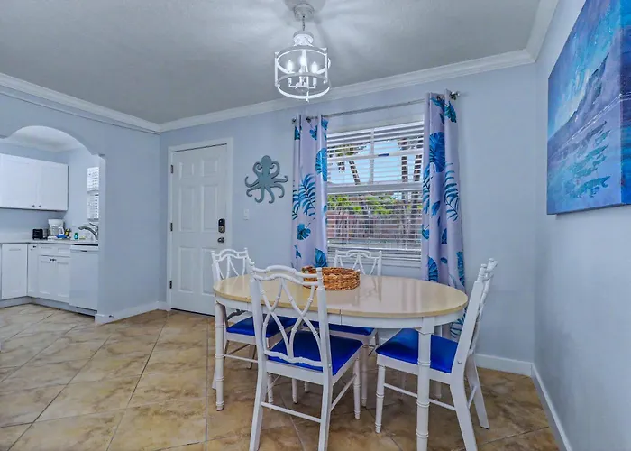 Barefoot Beach Resort F104 Clearwater Beach