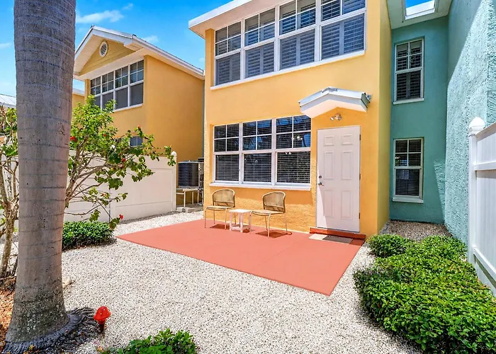 Barefoot Beach Resort F104 Clearwater Beach