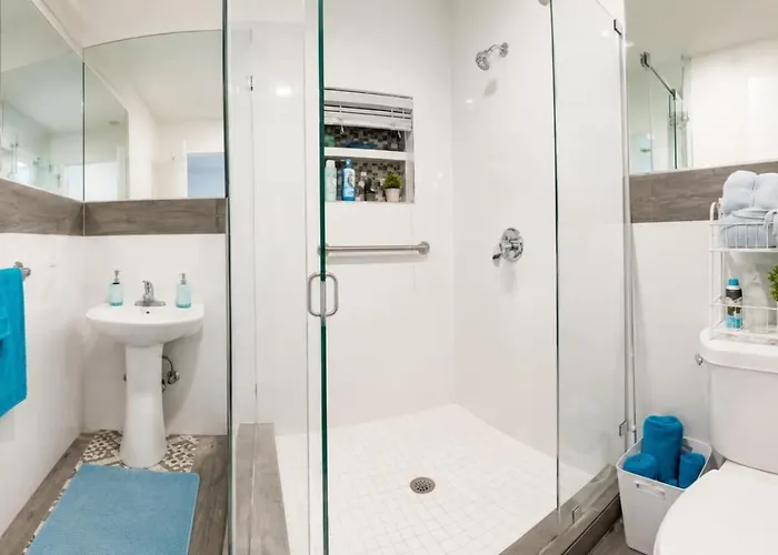 Nice 2 Twin Bedroom - Best Central Location In Miami - Luggage Storage, Parking And Laundry For Free!!!!