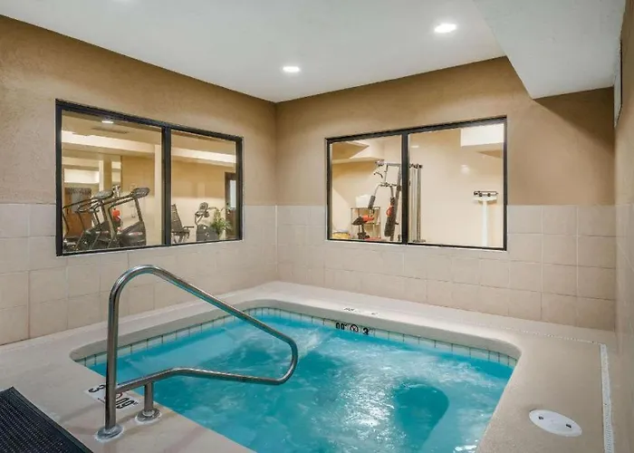 Quality Inn & Suites Jefferson City