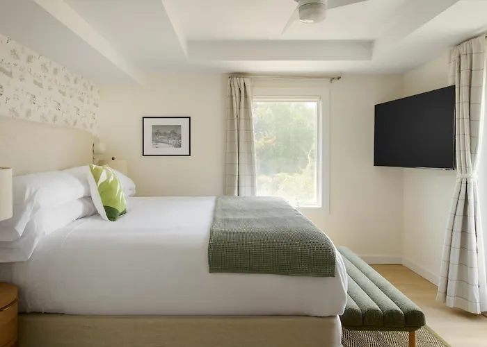 The Penny Lane Hotel Hampton Bays