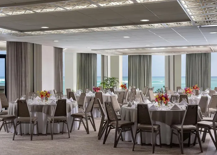 Moana Surfrider, A Westin Resort & Spa, Waikiki Beach