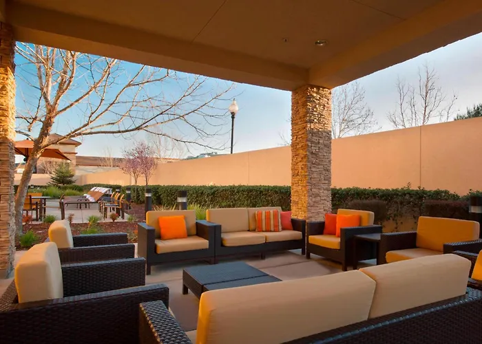 Courtyard By Marriott Sacramento Folsom Hotel