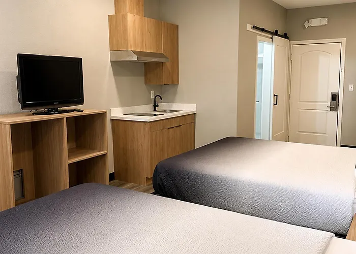 Super 8 By Wyndham Brenham Tx Hotel