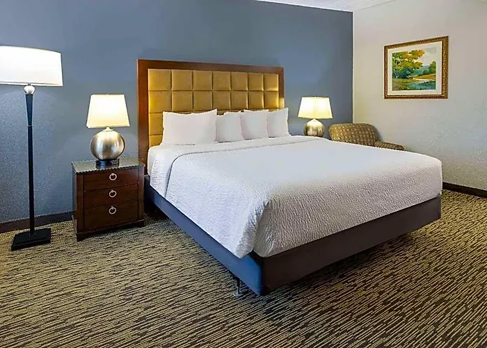 Tl Appleton Hotel