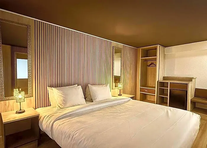 Tropical Palms Hotel Pinellas Park
