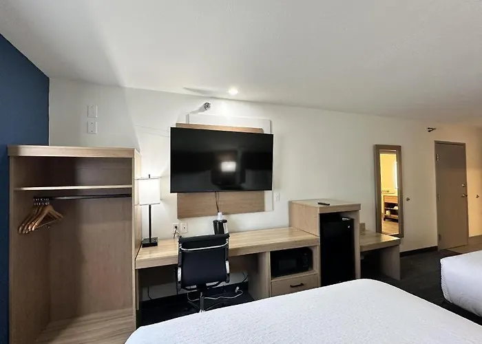 Super 8 By Wyndham Fargo Airport Hotel
