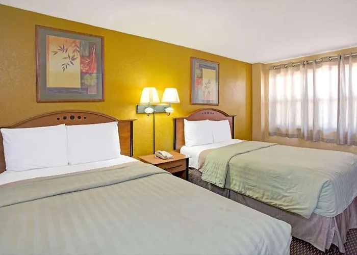 Travelodge By Wyndham Fort Lauderdale