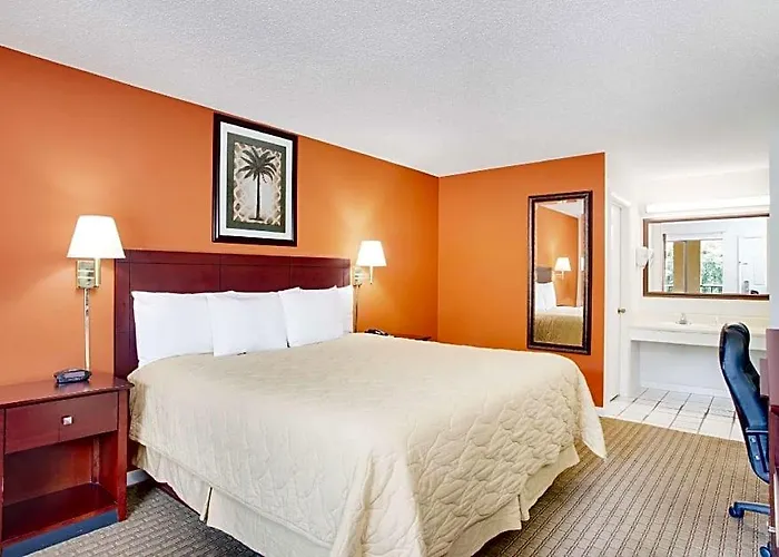 Super 8 Defuniak Springs Motel