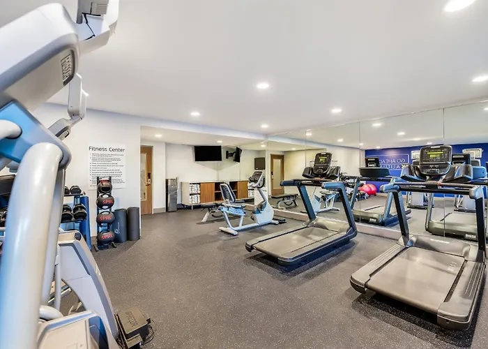 Holiday Inn Express & Suites Minneapolis - West End By Ihg Saint Louis Park