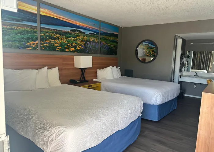Days Inn & Suites By Wyndham Needles