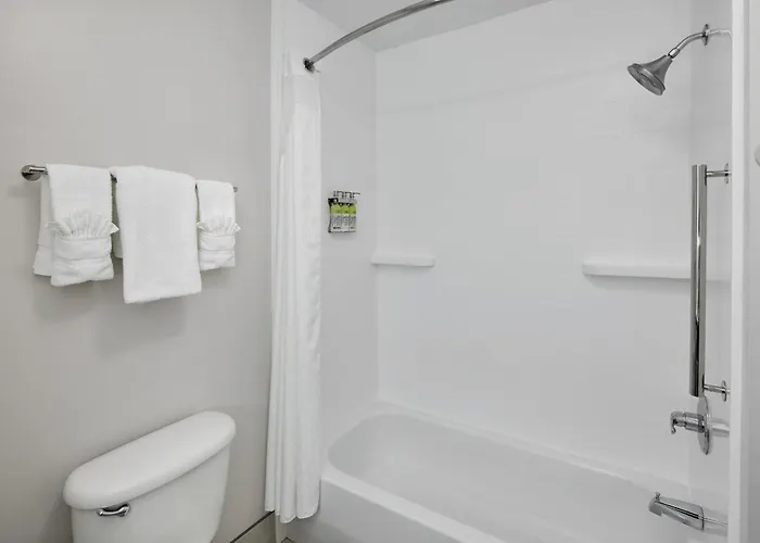 Holiday Inn Express Hotel & Suites Pensacola-West Navy Base By Ihg Beach Haven
