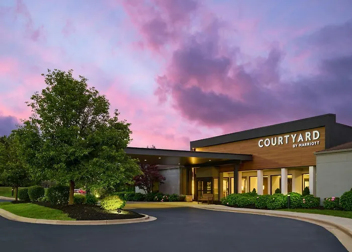 Courtyard Detroit Southfield Hotel