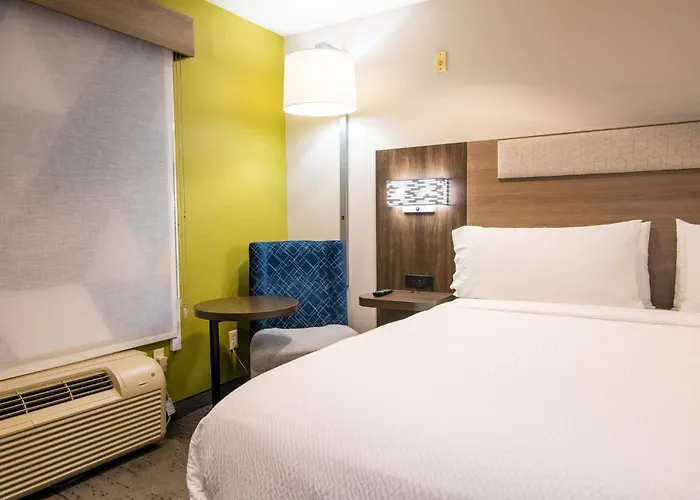 Holiday Inn Express & Suites College Station By Ihg