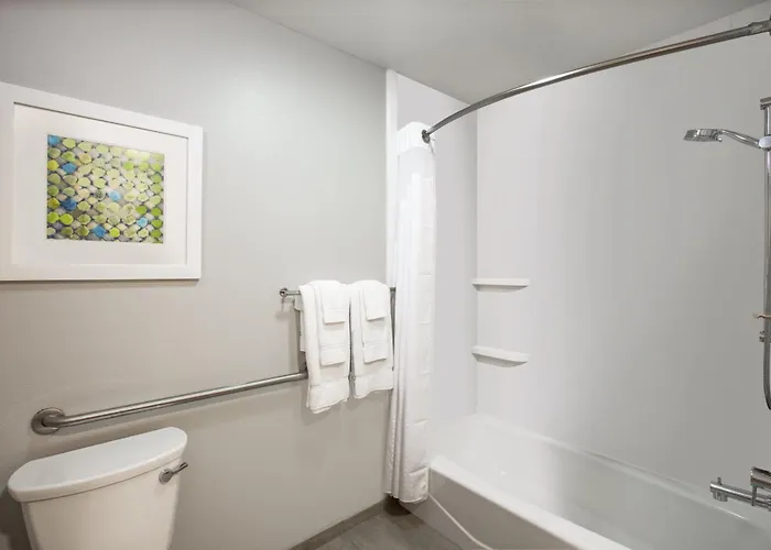 Holiday Inn Express Hotel & Suites Columbus By Ihg