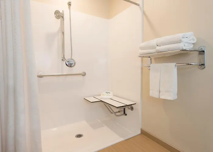 Holiday Inn Express Hotel & Suites Grand Rapids-North By Ihg Walker